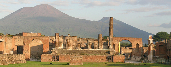 Forum and Capitol Temple against Mount Vesuvius (Photo Kockel)