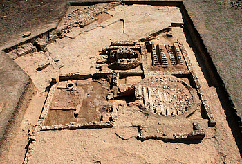 Ancient large-scale enterprise. Workshop and furnace in the potters’ quarter of Selinunt. (Photo Bentz)