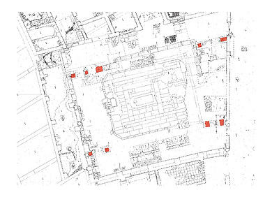 Ostia, sog. Macellum. Steinplan mit Angabe spätantiker Säulenstellungen in rot. (Zeichnung Zahn)